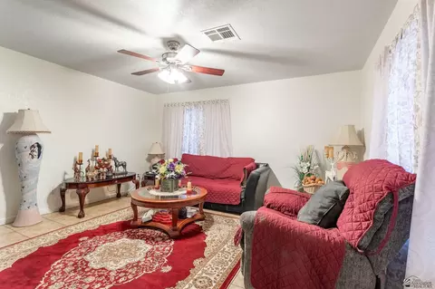 Living - 8622 E 24 Pl, Yuma, AZ 85365 photo 1 of 4