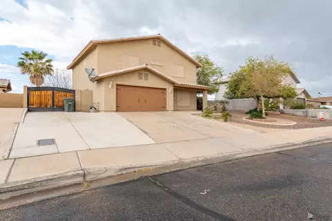 Exterior - 8622 E 24 Pl, Yuma, AZ 85365 photo 2 of 9