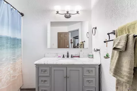 Bath - 8622 E 24 Pl, Yuma, AZ 85365 photo 4 of 4