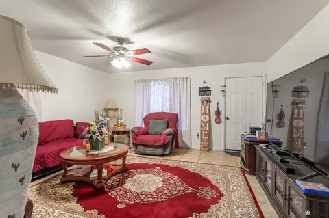 Living - 8622 E 24 Pl, Yuma, AZ 85365 photo 2 of 4