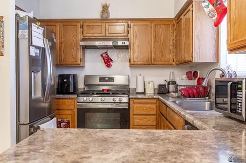 Kitchen - 8622 E 24 Pl, Yuma, AZ 85365 photo 2 of 3