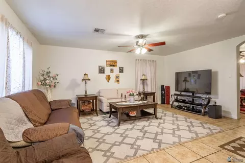 Living - 8622 E 24 Pl, Yuma, AZ 85365 photo 4 of 4