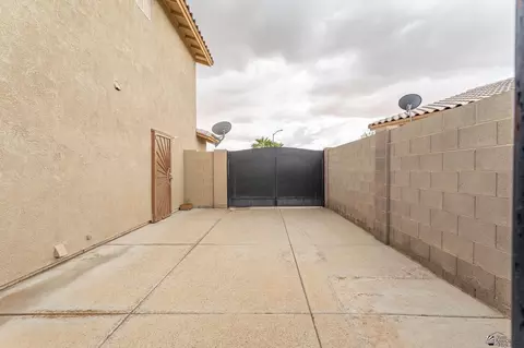 Exterior - 8622 E 24 Pl, Yuma, AZ 85365 photo 9 of 9