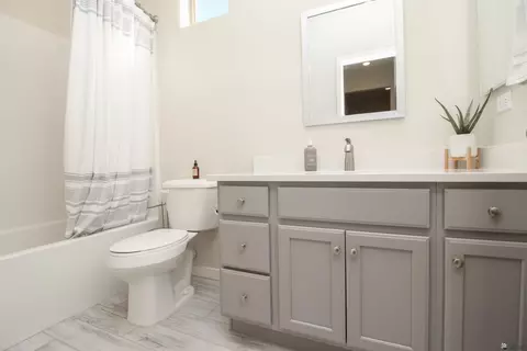 Bath - 11743 E 26 St, Yuma, AZ 85367 photo 4 of 5