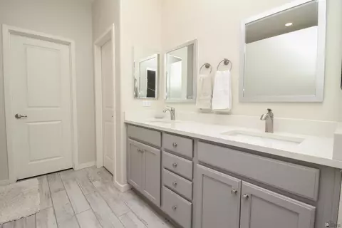 Bath - 11743 E 26 St, Yuma, AZ 85367 photo 1 of 5