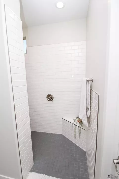 Bath - 11743 E 26 St, Yuma, AZ 85367 photo 2 of 5