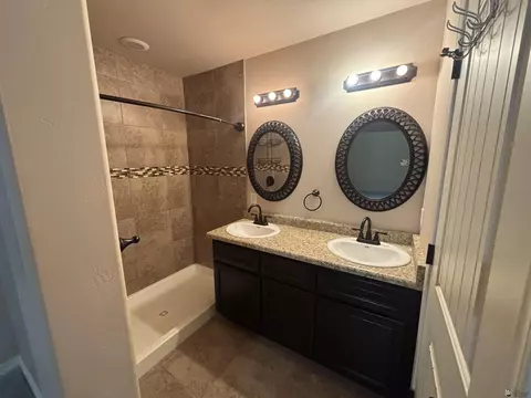 Bath - 207 E 12 Pl, Somerton, AZ 85350 photo 5 of 8