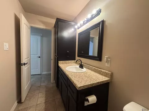 Bath - 207 E 12 Pl, Somerton, AZ 85350 photo 2 of 8