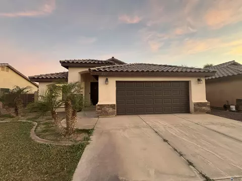 Exterior - 207 E 12 Pl, Somerton, AZ 85350 photo 2 of 6