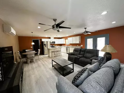 Living - 14442 E 53 Dr, Yuma, AZ 85367 photo 4 of 6