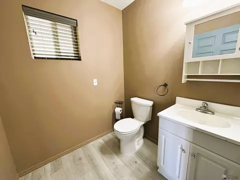 Bath - 14442 E 53 Dr, Yuma, AZ 85367 photo 1 of 3