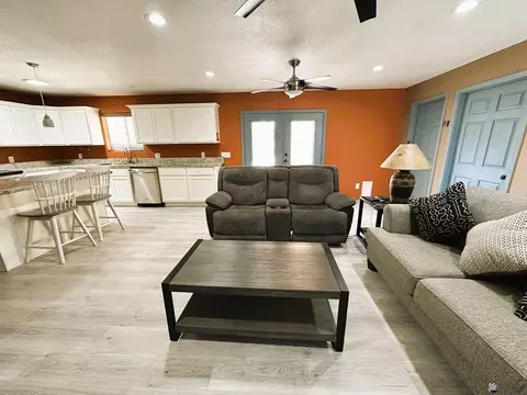Living - 14442 E 53 Dr, Yuma, AZ 85367 photo 2 of 6