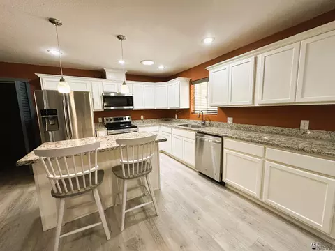 Kitchen - 14442 E 53 Dr, Yuma, AZ 85367 photo 2 of 4