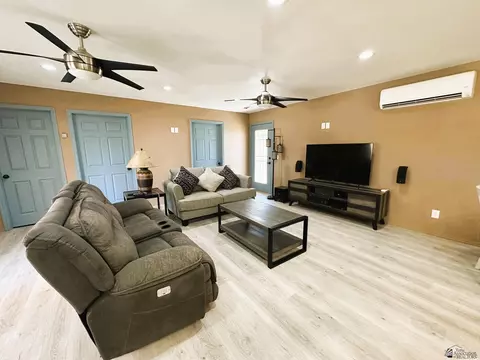 Living - 14442 E 53 Dr, Yuma, AZ 85367 photo 5 of 6
