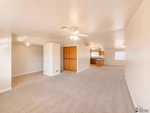 Living - 8625 E 24 Ln, Yuma, AZ 85365 photo 2 of 4