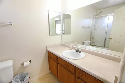 Bath - 8625 E 24 Ln, Yuma, AZ 85365 photo 1 of 3