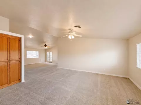 Living - 8625 E 24 Ln, Yuma, AZ 85365 photo 4 of 4