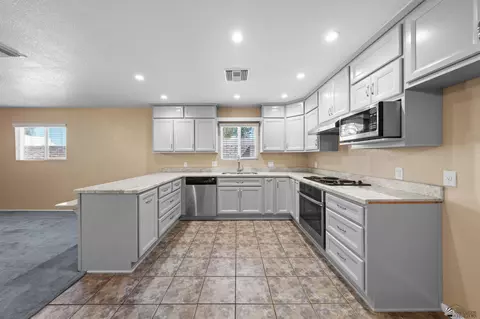 1420 E Sunset Ct, Yuma, AZ 85364