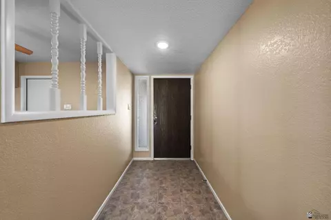 Entry Way - 1420 E Sunset Ct, Yuma, AZ 85364 photo 1 of 1