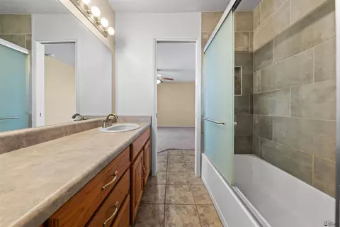 Bath - 1420 E Sunset Ct, Yuma, AZ 85364 photo 2 of 3