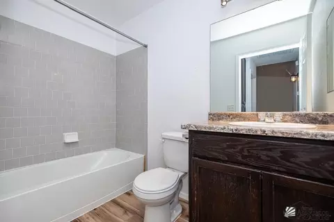 Bath - 7409 E 39 Pl, Yuma, AZ 85365 photo 1 of 2