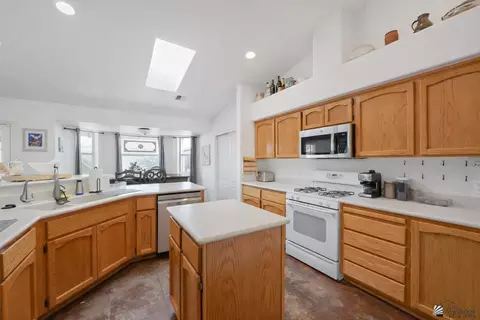 Kitchen - 8395 E Topeka Pl, Yuma, AZ 85365 photo 2 of 2