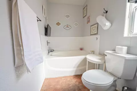 Bath - 8395 E Topeka Pl, Yuma, AZ 85365 photo 3 of 5