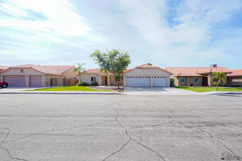 Exterior - 8395 E Topeka Pl, Yuma, AZ 85365 photo 2 of 15