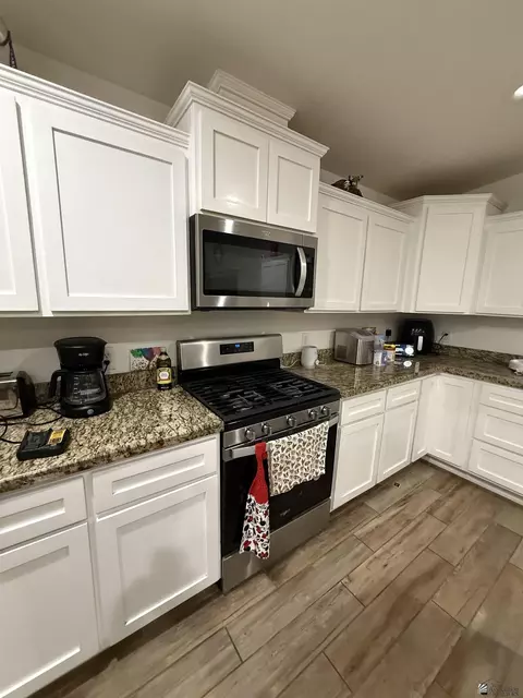 Kitchen - 11610 E 33 St, Yuma, AZ 85367 photo 2 of 2