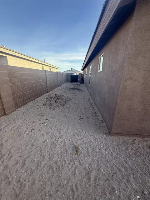Exterior - 11610 E 33 St, Yuma, AZ 85367 photo 4 of 5