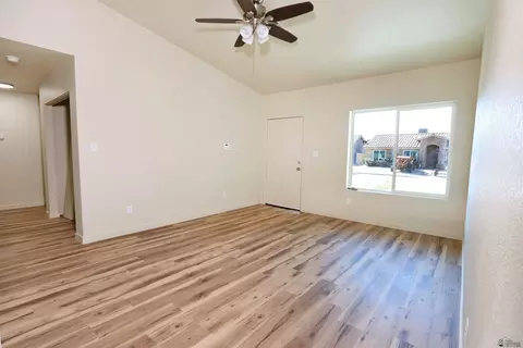 Living - 7940 E 42 Ln, Yuma, AZ 85365 photo 2 of 4