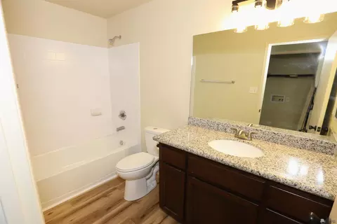 Bath - 7940 E 42 Ln, Yuma, AZ 85365 photo 1 of 1