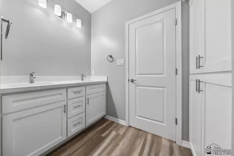 Bath - 10535 E 45 Ln, Yuma, AZ 85367 photo 1 of 3