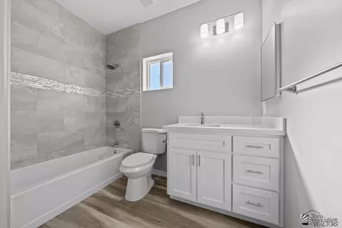 Bath - 10535 E 45 Ln, Yuma, AZ 85367 photo 2 of 3