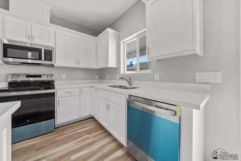 Kitchen - 10535 E 45 Ln, Yuma, AZ 85367 photo 1 of 3