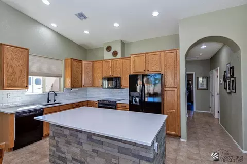 Kitchen - 5866 E 27 Pl, Yuma, AZ 85365 photo 2 of 5