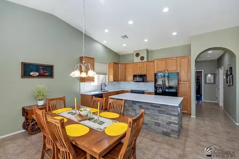 Kitchen - 5866 E 27 Pl, Yuma, AZ 85365 photo 4 of 5