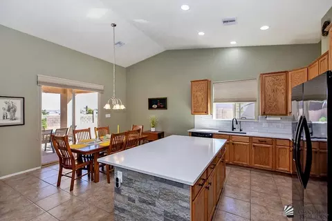 Kitchen - 5866 E 27 Pl, Yuma, AZ 85365 photo 3 of 5