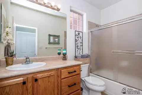 Bath - 5866 E 27 Pl, Yuma, AZ 85365 photo 1 of 3