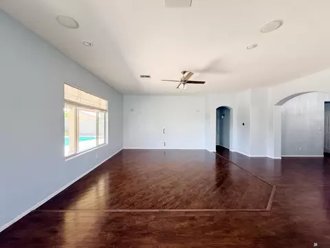 Living - 7979 E 37 Pl, Yuma, AZ 85365 photo 2 of 6