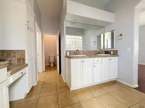 Bath - 7979 E 37 Pl, Yuma, AZ 85365 photo 2 of 4