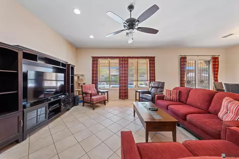 Living - 7943 E 36 Ln, Yuma, AZ 85365 photo 3 of 4
