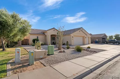 Exterior - 7943 E 36 Ln, Yuma, AZ 85365 photo 2 of 8