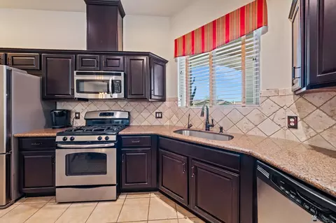 Kitchen - 7943 E 36 Ln, Yuma, AZ 85365 photo 1 of 2