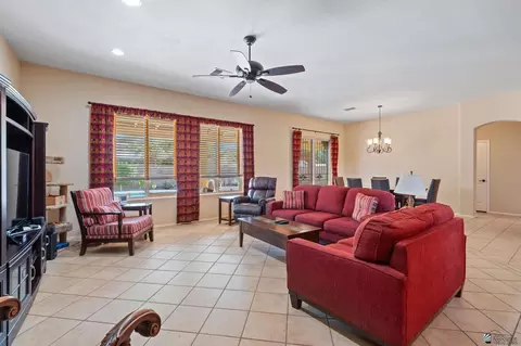 Living - 7943 E 36 Ln, Yuma, AZ 85365 photo 4 of 4