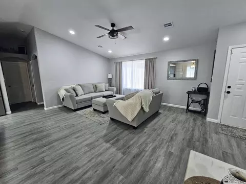 Living - 7562 E 25 St, Yuma, AZ 85365 photo 1 of 7