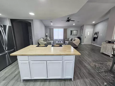 Kitchen - 7562 E 25 St, Yuma, AZ 85365 photo 2 of 2