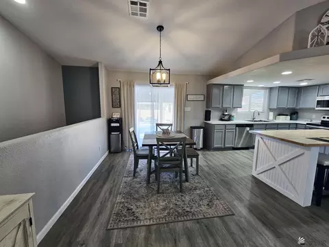 Dining - 7562 E 25 St, Yuma, AZ 85365 photo 2 of 2