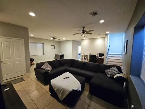 Living - 7562 E 25 St, Yuma, AZ 85365 photo 3 of 7