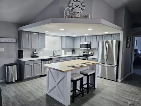 Kitchen - 7562 E 25 St, Yuma, AZ 85365 photo 1 of 2